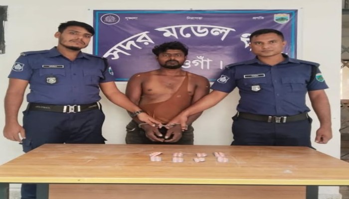 নওগাঁ সদরের হাঁপানিয়াতে ৮০ পিস ট্যাপেন্টাডল সহ গ্রেফতার ১"