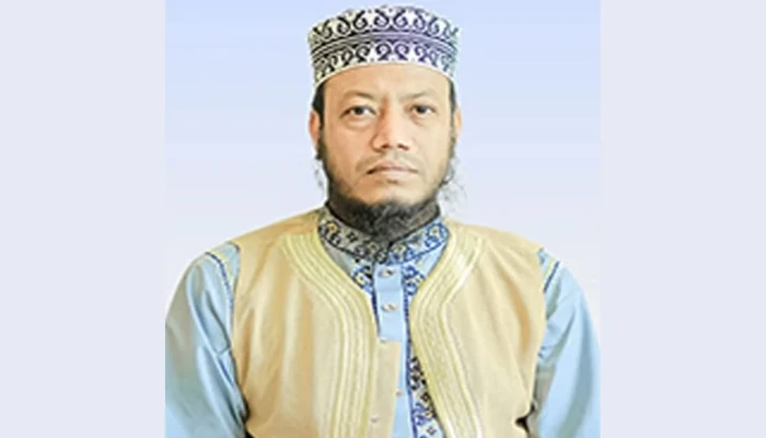 ​মুফতি আমির হামজার বিরুদ্ধে বিজ্ঞপ্তি প্রকাশের নির্দেশ আদালতের