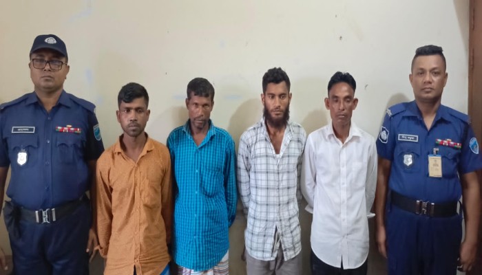রাঙ্গামাটিতে বিশেষ অভিযানে হত্যা মামলার আসামিসহ গ্রেফতার ৪