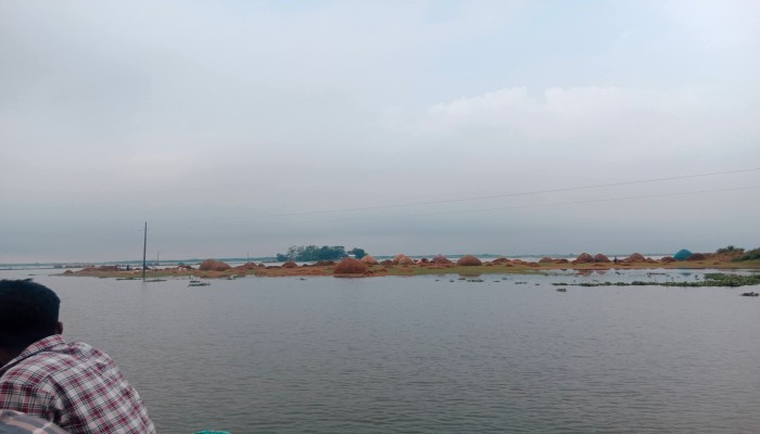 গরীবের হক,ধনীর পকেটে,  বানিয়াচংয়ে ক্ষতিগ্রস্ত কৃষক, টাকা পাচ্ছে ধনাঢ্য,  তদন্তের দাবী।।