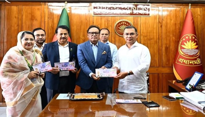 ​বিশ্বকাপ উপলক্ষে স্মারক ডাকটিকিট উন্মোচন করলেন প্রধানমন্ত্রী