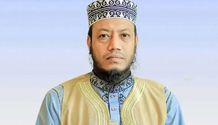 ​আত্মসমর্পণ করতে সিরাজগঞ্জে যাচ্ছেন এমপি আমির হামজা