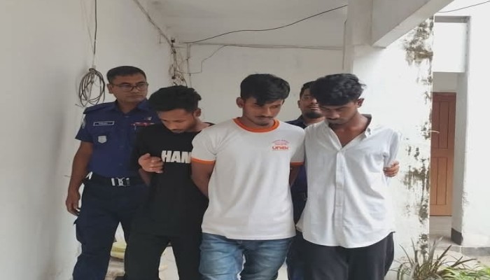ঠাকুরগাঁওয়ে ঘুরতে নিয়ে গিয়ে কিশোরীকে গণধর্ষণ প্রেমিকসহ গ্রেফতার৩
