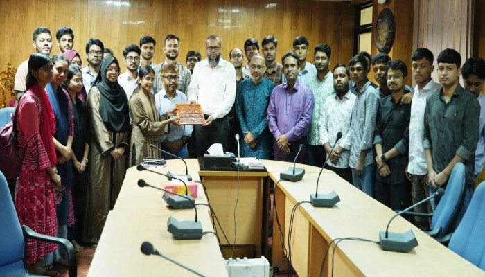 পবিপ্রবি'র উপাচার্যের সাথে  বিজনেস ক্লাবের সদস্যদের সৌজন্য  সাক্ষাৎ