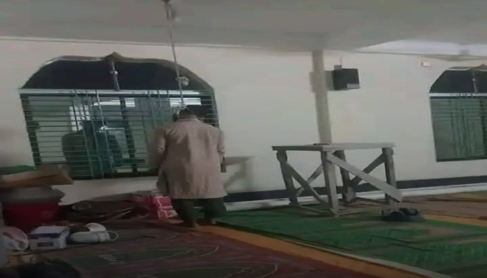 ডিমলায় বিয়ের একদিন পর মসজিদে আত্মহত্যা করলেন যুবক ; ভাগ্নের মরাদেহ দেখে মামার মৃত্যু