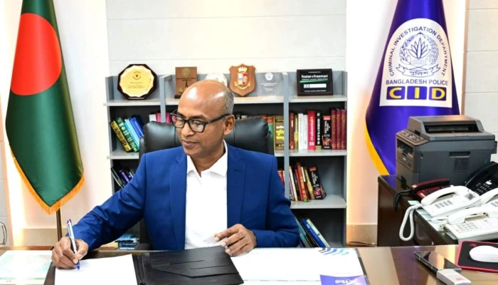 ​সিআইডিপ্রধান হিসেবে দায়িত্ব নিলেন ব্যারিস্টার মোশাররফ হোছাইন