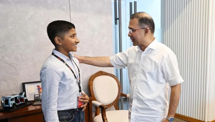 ​প্রধানমন্ত্রীর সঙ্গে দেখা করল ভুবন ভোলানো হাসিতে মন জয় করা সেই তাহসিন
