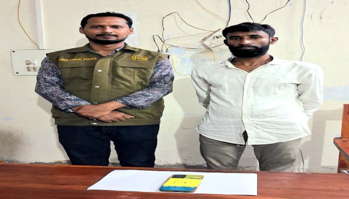 ঠাকুরগাঁওয়ে ক্যাসিনো ব্যবসায়ীর কাছে বিকাশ এজেন্টের চারটি সিম, ডিবির অভিযানে গ্রেপ্তার