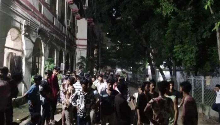 ​সদরঘাটে চাঁদার ভাগ নিয়ে দুই গ্রুপের সংঘর্ষ, নিহত ১