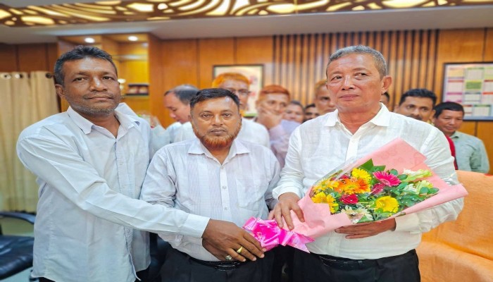 রাঙ্গামাটি জেলা পরিষদ চেয়ারম্যান দীপন তালুকদার দীপুকে নানিয়ারচর উপজেলা বিএনপির ফুলেল শুভেচ্ছা