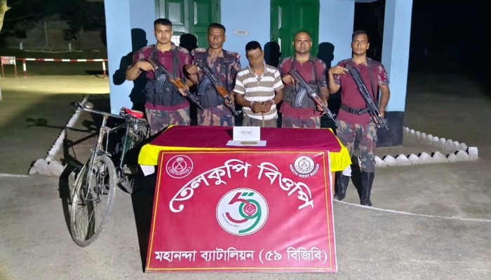 শিবগঞ্জে ৫৯ বিজিবির বিশেষ অভিযান চিহ্নিত মাদক কারবারী আটক