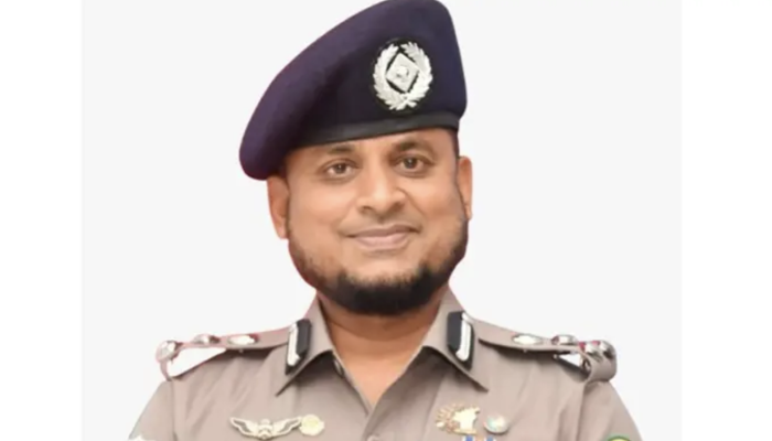 রাস্তার পাশে বাস থামিয়ে রাখলে আইন অনুযায়ী ব্যবস্থা নেয়া হবে: ট্রাফিক কমিশনার