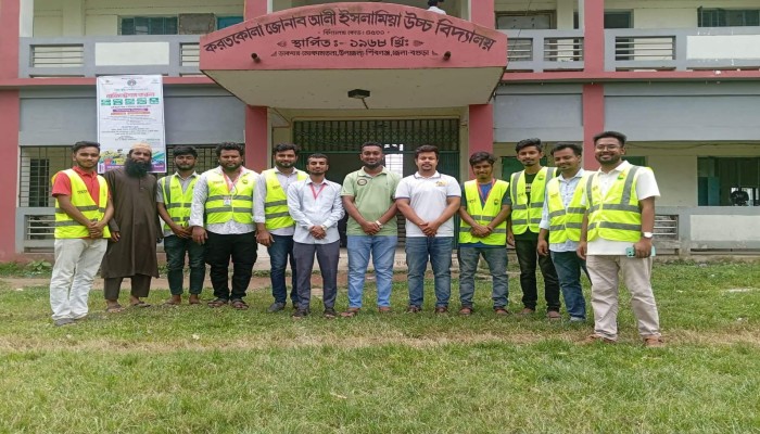 বগুড়ার শিবগঞ্জে আলোকবর্তিকা ফাউন্ডেশনের উদ্যোগে মেধাবী শিক্ষার্থীদের মাঝে শিক্ষা উপকরণ বিতরণ