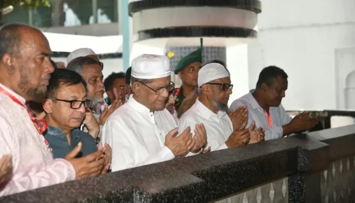 শাহজালাল (র.) এর মাজার জিয়ারত করলেন রাষ্ট্রপতি মির্জা ফখরুল ইসলাম