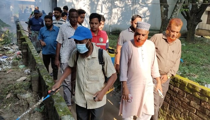 চাঁপাইনবাবগঞ্জে ডেঙ্গু প্রতিরোধে বিশেষ অভিযান