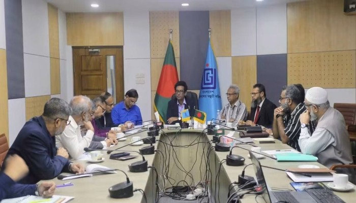তৃতীয় ভাষা শিক্ষা নিয়ে ভিসিদের সাথে ইউজিসি'র মতবিনিময় সভায় পবিপ্রবি' র ভিসির যোগদান