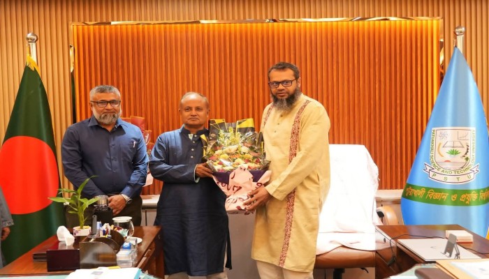 ঢাকা বিশ্ববিদ্যালয়ের ভিসির পবিপ্রবি পরিদর্শন