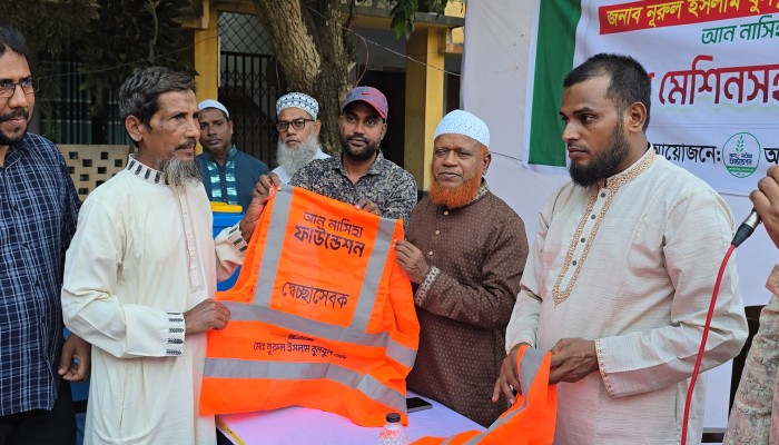 নূরুল ইসলাম বুলবুল এমপির সহযোগিতায় ডেঙ্গু প্রতিরোধে ১৫টি স্প্রে মেশিনসহ উপকরণ বিতরণ