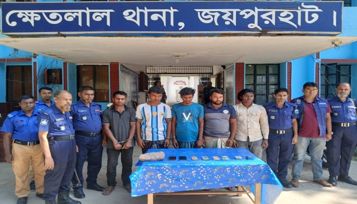 ​ক্ষেতলাল থানায় বিশেষ অভিযানে ৫ জন গ্রেফতার