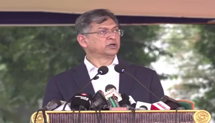 জনগণের পুলিশ’ হওয়ার আহ্বান স্বরাষ্ট্রমন্ত্রীর: সারদায় শেষ হলো সার্জেন্ট ও এসআইদের প্রশিক্ষণ